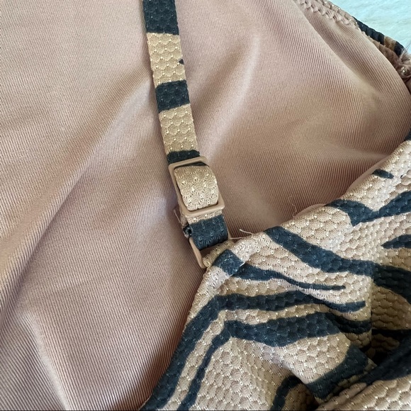 Like-New Aerie Wrap One-Piece Cutout Swimsuit | Animal Print | Sz M LONG - Picture 8 of 14